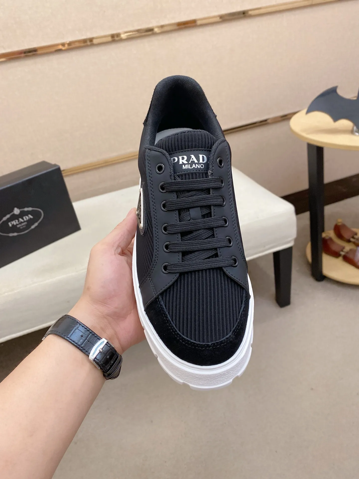 Men's men's shoes💰: 440💰[Prada～Prada] Trendy new styles are on the market. Same style as the official website. Counter quality. Original version. [Strong] [Strong] Imported selected first-layer cowhide. Comfortable and breathable sheepskin lining, fine workmanship, upper layer made of 100% pure cowhide, original last shape, comfortable on the feet, shoe sizes 38 to 44
